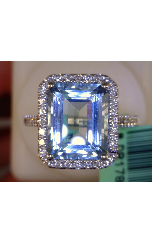 DJA GROUP 18 Karat White Gold Aquamarine Ring With Diamond Halo