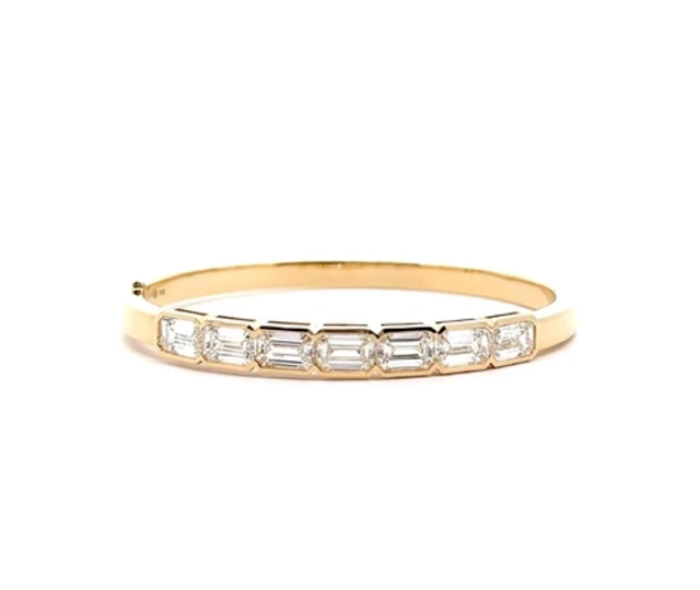 NADER KASH 18K YELLOW GOLD EMERALD CUT DIAMOND BANGLE
